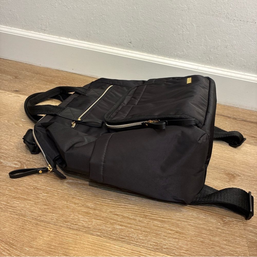 Skip Hop Mainframe Wide Open Diaper Black Backpack 
Excellent Condition - Picture 6 of 14